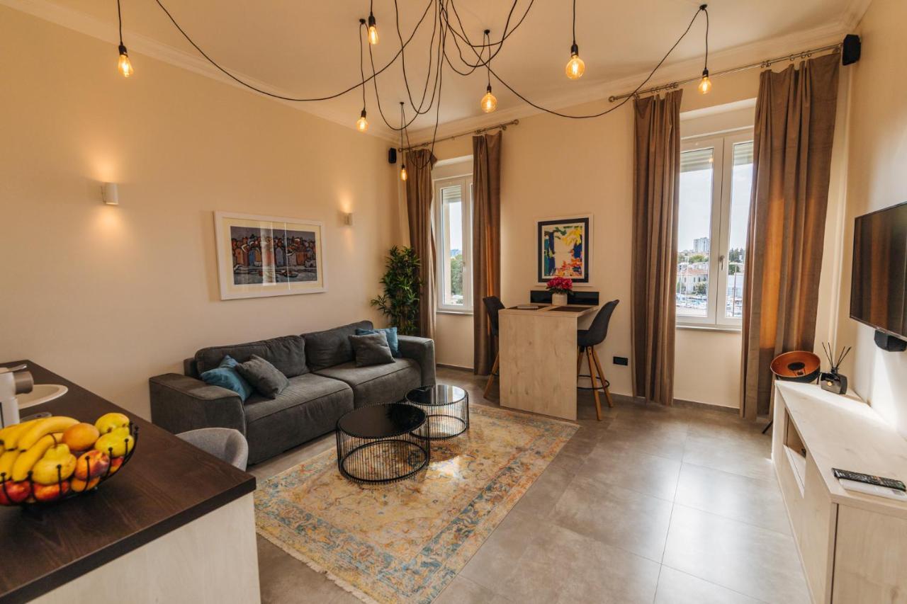 City Harbour Deluxe Suites Zadar Buitenkant foto