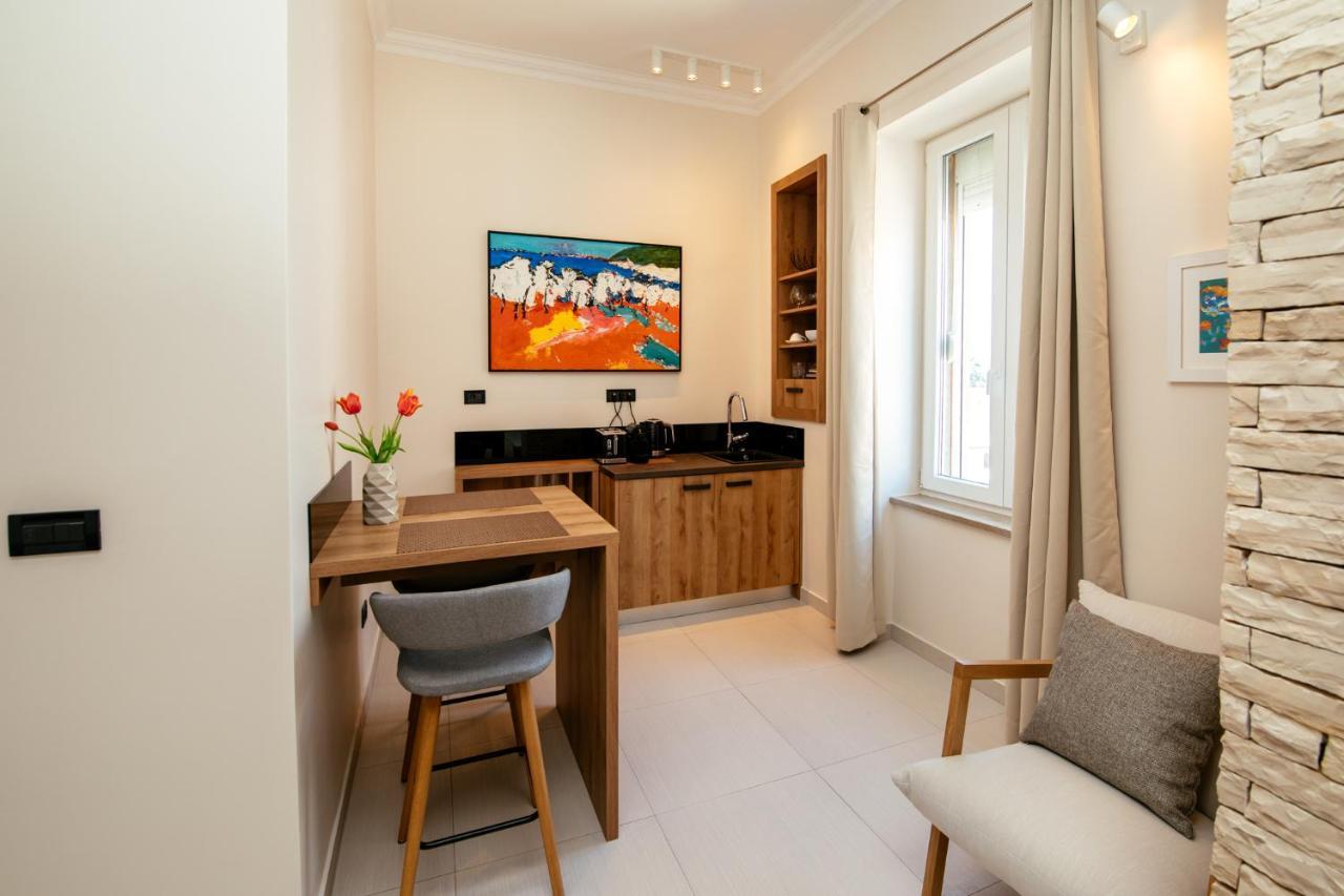 City Harbour Deluxe Suites Zadar Buitenkant foto