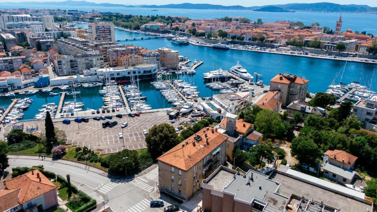City Harbour Deluxe Suites Zadar Buitenkant foto